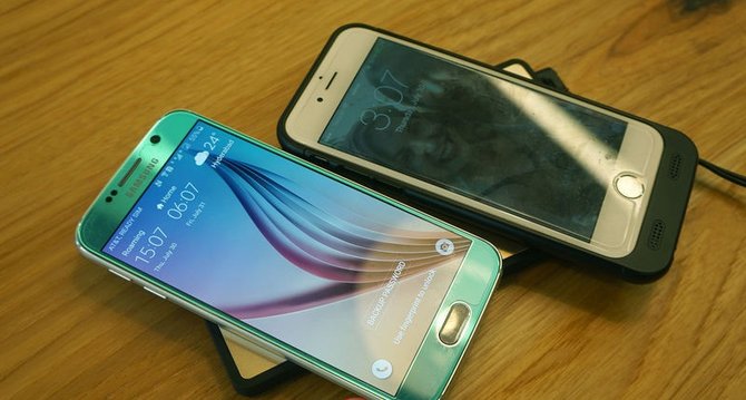 tanpa kabel charge ini uh isi ulang 2 smartphone tanpa kabel charge ini uh isi ulang 2 smartphone