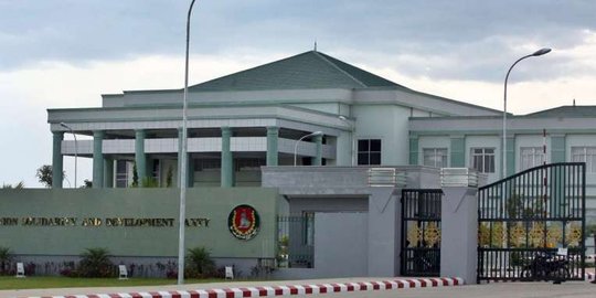 Politik Myanmar memanas, gedung partai berkuasa dikepung tentara