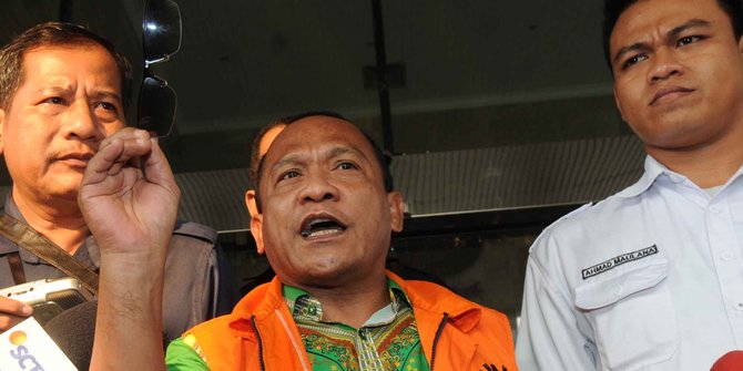 Bupati Morotai dan kuasa hukum didakwa suap Akil Rp 2,98 miliar