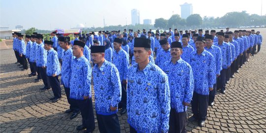 Tahun depan PNS bakal dapat THR di luar gaji ke-13