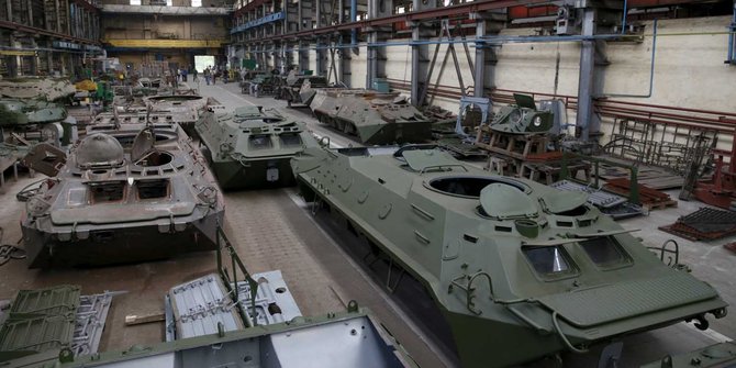 Mengintip pusat reparasi tank di Ukraina