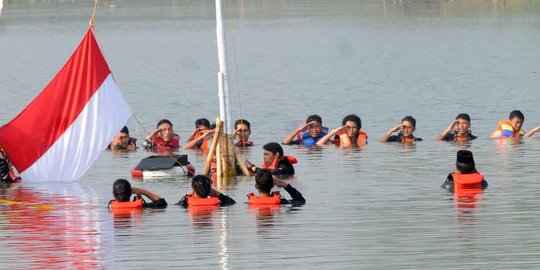 HUT Kemerdekaan RI ke-70, para pecinta alam gelar upacara di danau