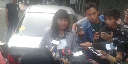 Kapten Hasanudin dikenal disiplin dan perhatian kepada kru pesawat