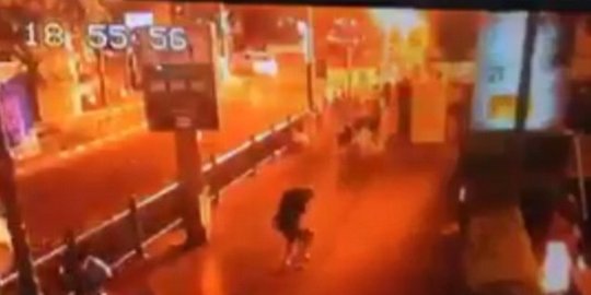 Ini video ledakan dahsyat bom di kuil kawasan turis Bangkok