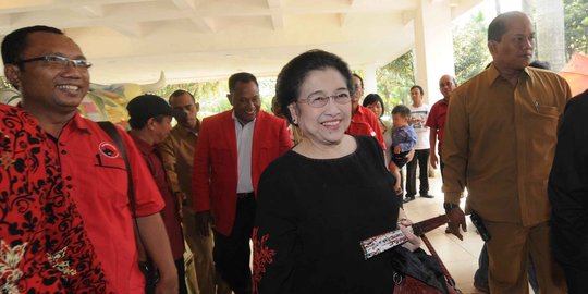 Megawati hadiri seminar Hari Konstitusi di kompleks parlemen