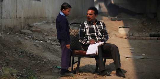 Gagal jadi sarjana, pria ini antar 200 anak jalanan raih pendidikan
