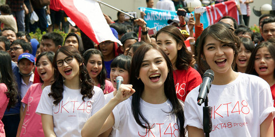 Merayakan hari kemerdekaan Indonesia bersama JKT48