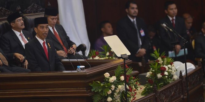 Kritik pedas ke Jokowi soal infrastruktur dan anggaran negara 2016