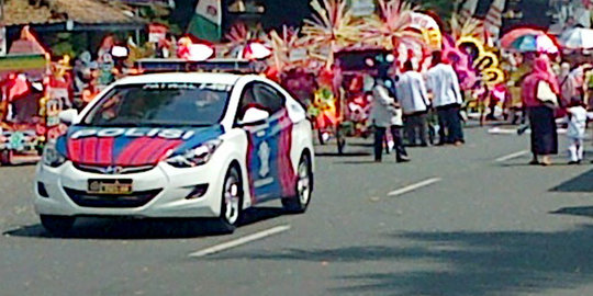 Setelah moge, polisi biarkan karnaval siswa TK terobos lampu merah