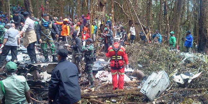 3 Cara tim SAR evakuasi korban Trigana Air dari Gunung Tangok
