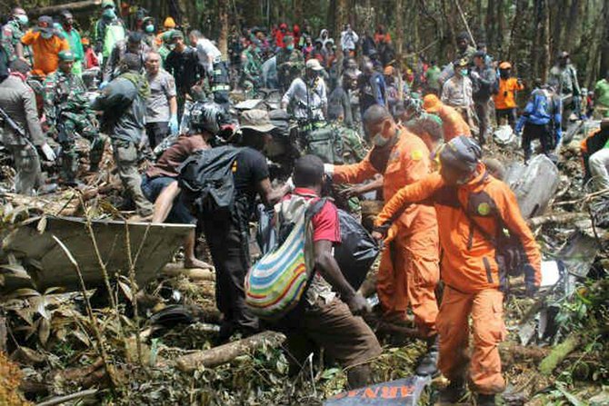 trigana air jatuh di papua