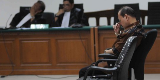 Sumpah serapah Sutan Bhatoegana divonis 10 tahun penjara