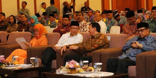 Ikut lepas kloter pertama haji, Ahok titip doa untuk Jakarta