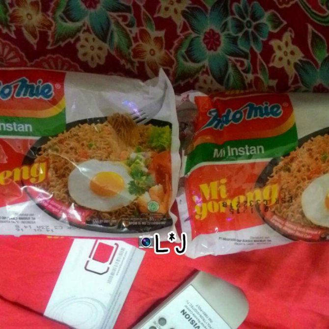 kemasan indomie yang diduga palsu