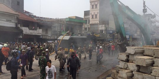 Mereka protes Ahok gusur Kampung Pulo, dibalas dengan goblok