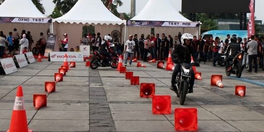 AHM gelar Honda Speed Heroes Show 2015