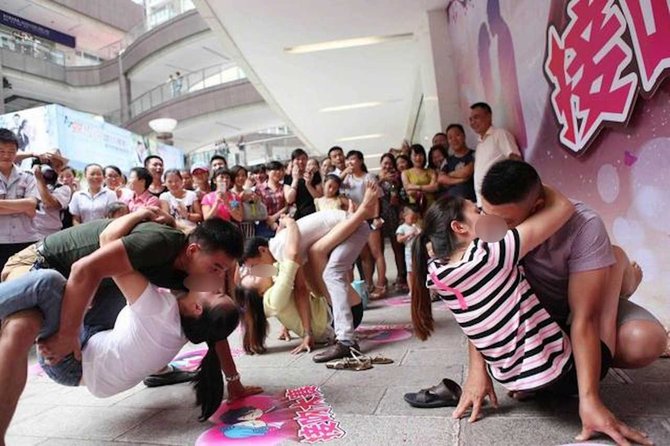 kontes ciuman terlama di china