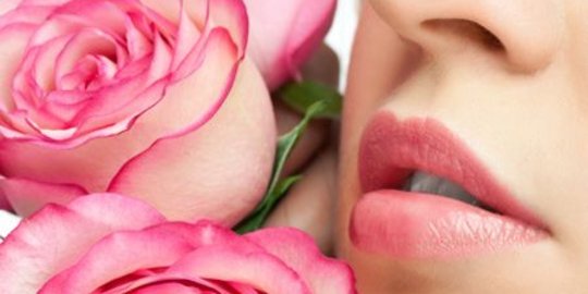 5 Cara ampuh bikin bibir pink alami dengan bahan rumahan