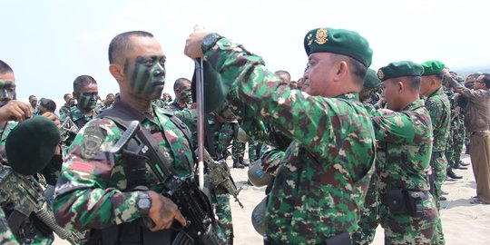 Penutupan pendidikan pasukan elite Para Raider di pantai Garut