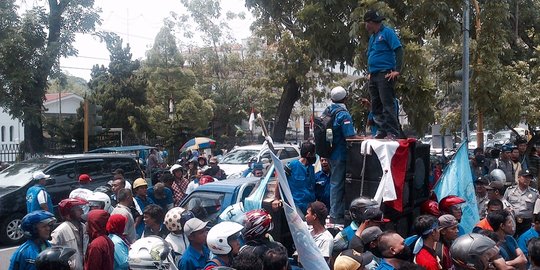 Protes BPJS, buruh geruduk kantor Gubernur Sumut