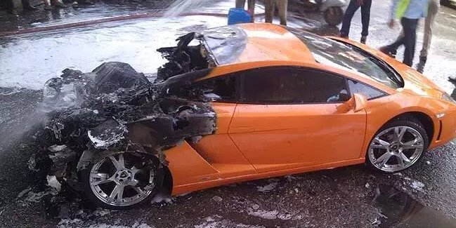 Miris Lamborghini  ini  terbakar  seusai di servis merdeka com