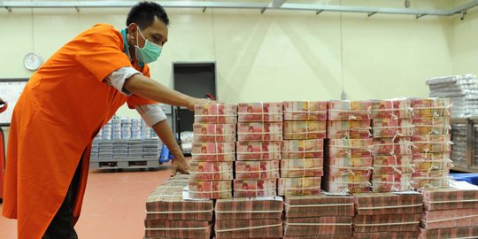 Rupiah diprediksi masih dihantam tekanan perang mata uang dunia