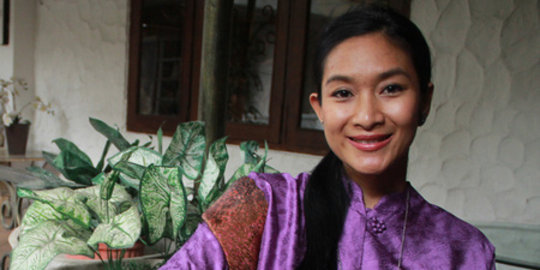 Happy Salma luncurkan biografi seniman Bali, Desak Nyoman Suarti