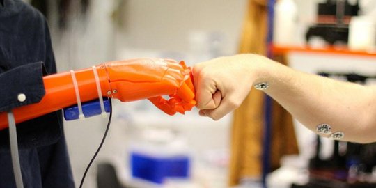 Peneliti ini 'jualan' tangan robot murah