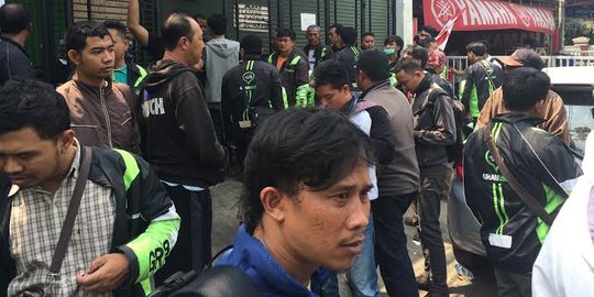 Senin depan, pengojek GrabBike dijanjikan menerima gaji