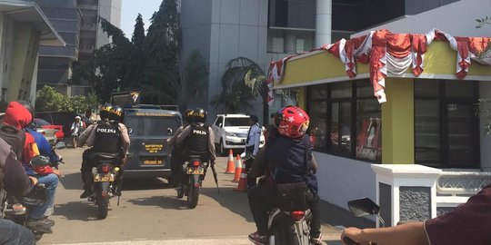 Usut korupsi 10 mobil Crane ruang Dirut Pelindo II RJ Lino digeledah