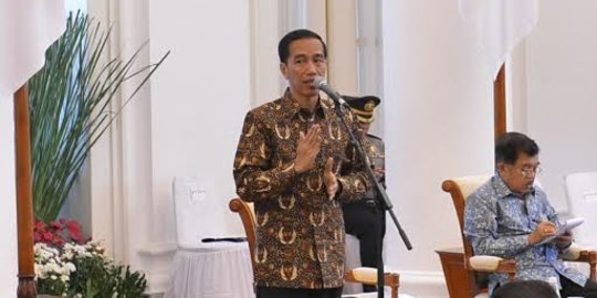 Kangen Jakarta, Jokowi blusukan ke Johar Baru bagi-bagi sembako