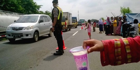 Pagar Tol Tangerang-Merak banyak dilubangi, tanggung jawab siapa?