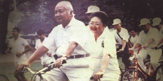 Cerita Soeharto apeli Bu Tien pakai sepeda  ontel  di 