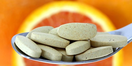 9 Masalah kesehatan yang disebabkan overdosis suplemen vitamin C