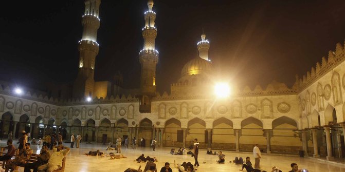 Selipkan kata 'facebook' saat azan subuh, muazin Mesir dicopot