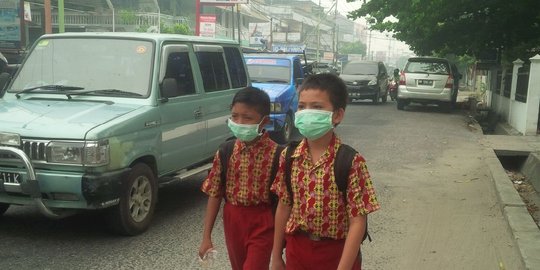 Kabut asap tebal, jarak pandang di Pekanbaru 500 meter