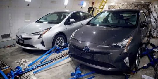 Wujud asli Toyota Prius 2016 kecolongan, lebih sangar!