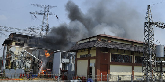 PLN: Pemadaman listrik karena Gardu PLN di Kembangan terbakar 12 jam