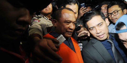 Sidang, Hakim Tipikor minta Jaksa lanjutkan pemeriksaan Rusli Sibua