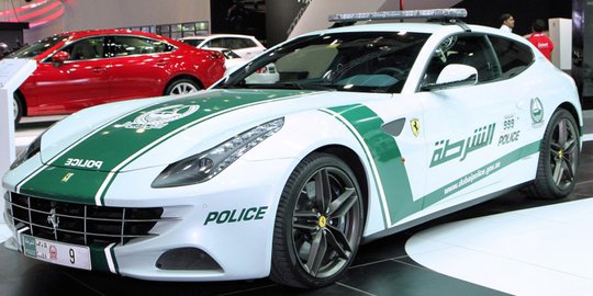 10 mobil mewah milik kepolisian dubai yang bikin melongo
