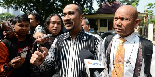 Berkas Abraham Samad P-21, kakaknya juga dijadikan tersangka