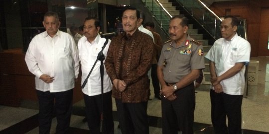 Menko Luhut Panjaitan pasang badan untuk proyek 35.000 MW