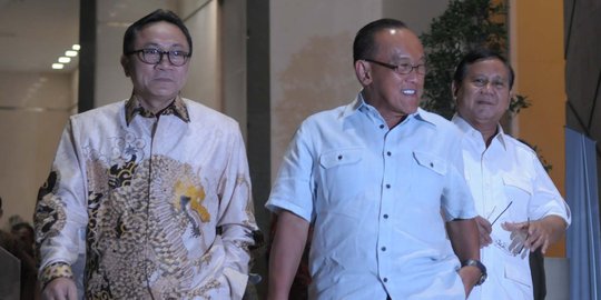 Reaksi Zulkifli di depan Prabowo setelah PAN gabung ke Jokowi