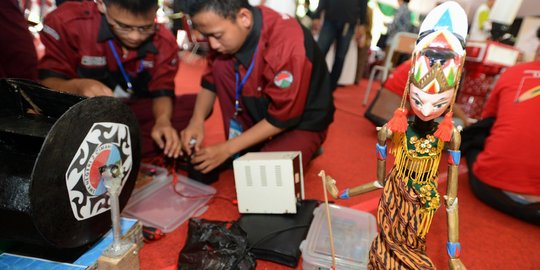 Kompetisi Robotik Nasional di SMAN 28 Jakarta