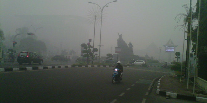Kabut asap kian pekat, Bandara Pekanbaru lumpuh total