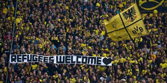 Kisah haru suporter Borussia Dortmund tampung pengungsi Suriah