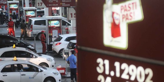 Tekan kerugian Pertamina, pemerintah ogah pangkas harga premium