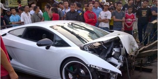 Lamborghini yang tabrak motor di Kelapa Gading tak punya STNK