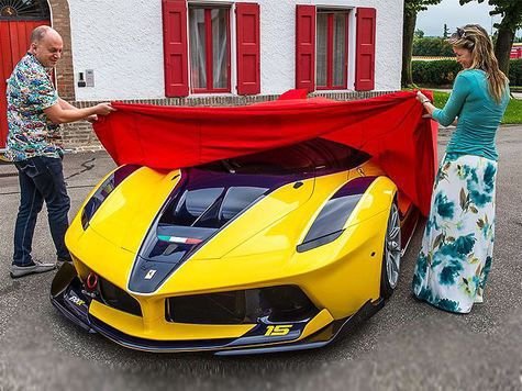 Boss Google hadiahkan Ferrari FXX K pada istri tercinta 