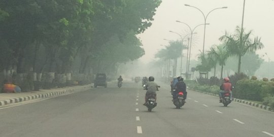 Jarak pandang 30 meter, penerbangan Pekanbaru masih terganggu asap